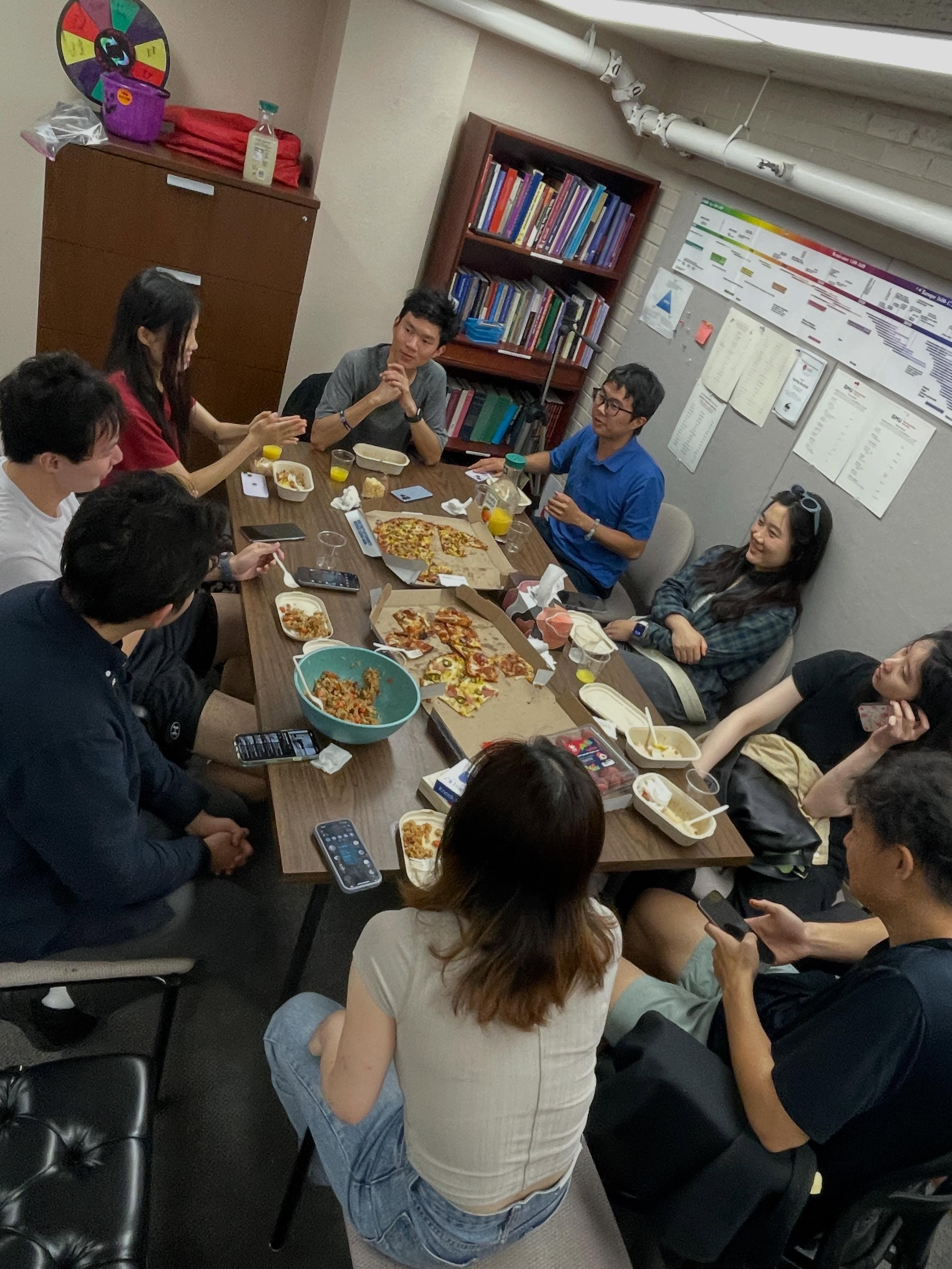 2026.05.28 
🎮游戏之夜🎈🌃玩的是阿瓦隆🧙‍♂️🧌🎭

#highlandparkchurch #海蓝华人教会 #海蓝活水 #团契时光